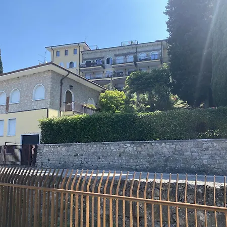Leonardo Walsh With View * Torri Del Benaco